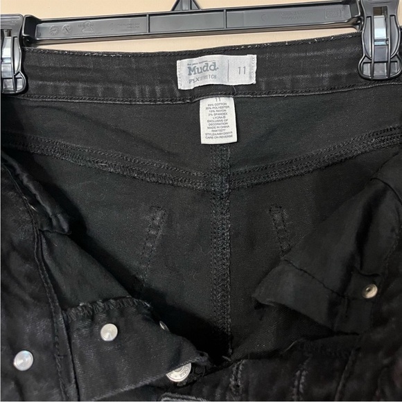 Mudd Black Buttonfly Shorts - Picture 2 of 5